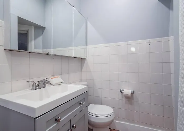 Mtm Fully Furnished In Old Town - 2 Beds * Chicago